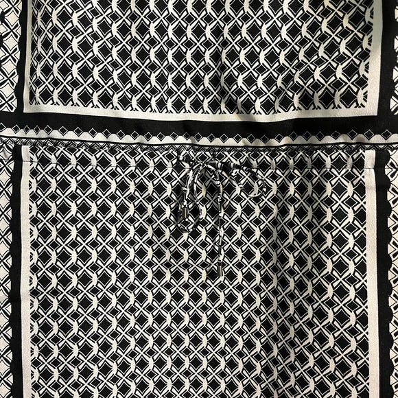 Dress from The Limited in black/white print. Size small. Excellent condition. - Picture 5 of 7